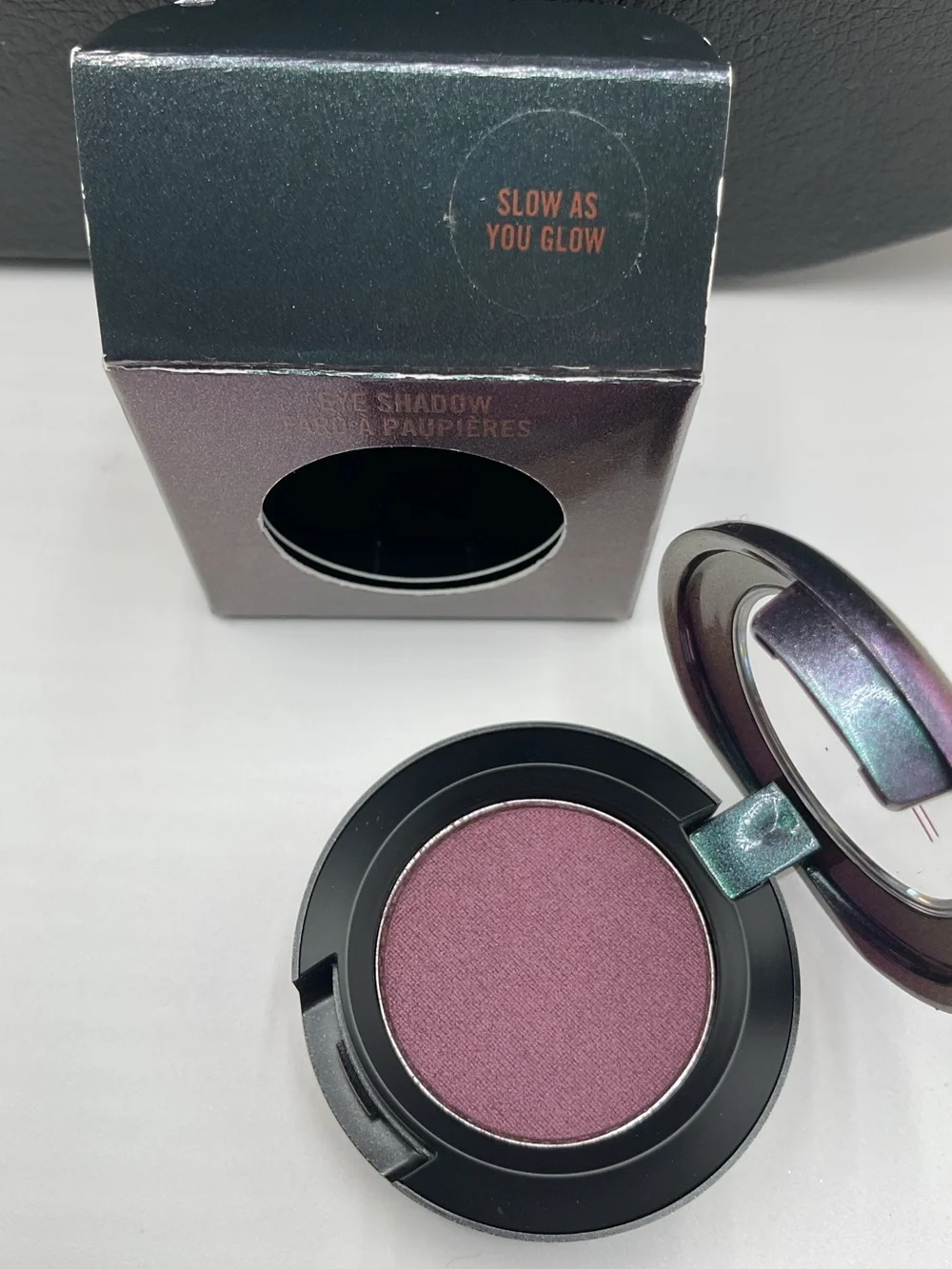 MAC Cosmetics Frost Eyeshadow in Slow As You Glow - BNIB, LE & Discontinued